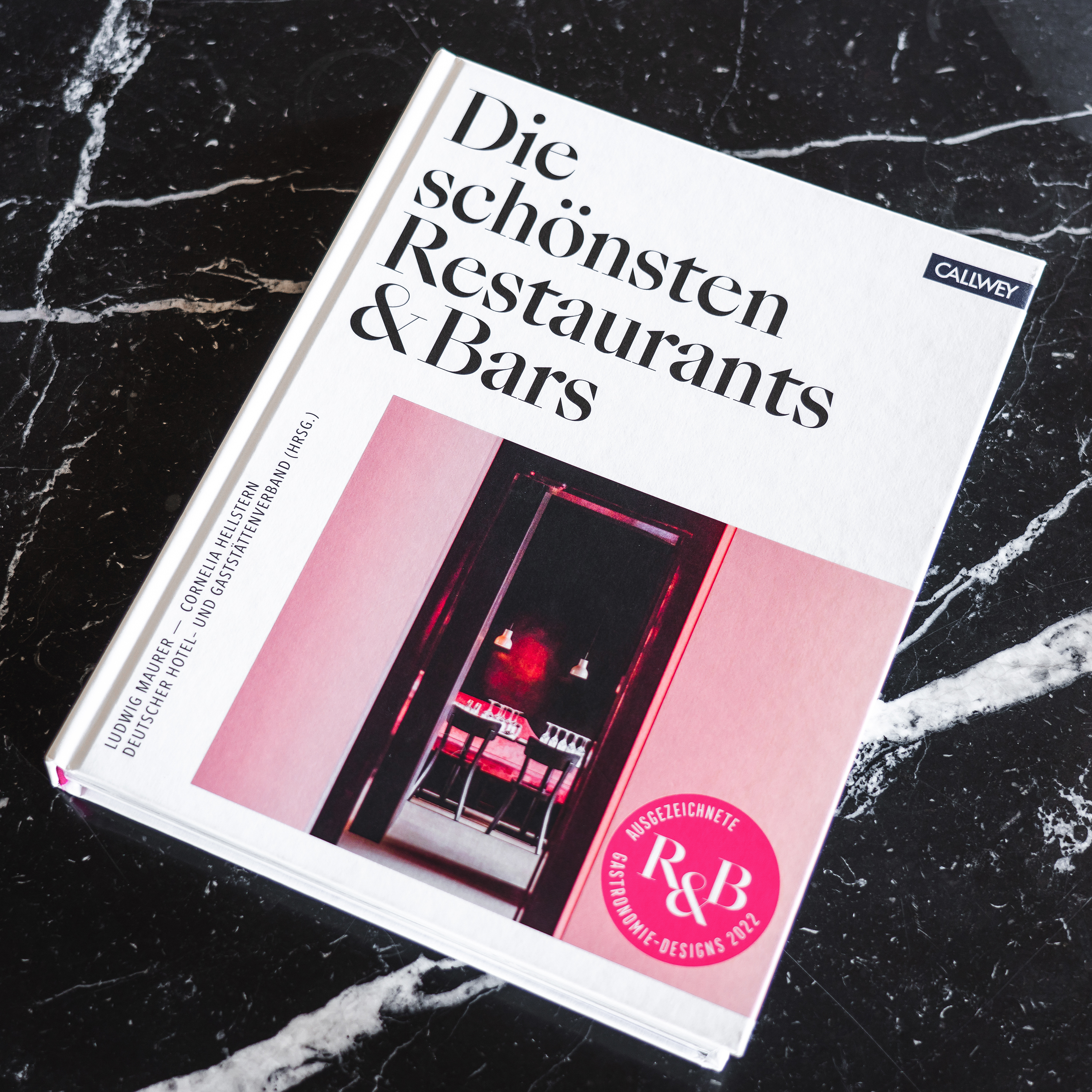 Buchcover "Die schönsten Restaurants & Bars 2021" Callwey Verlag