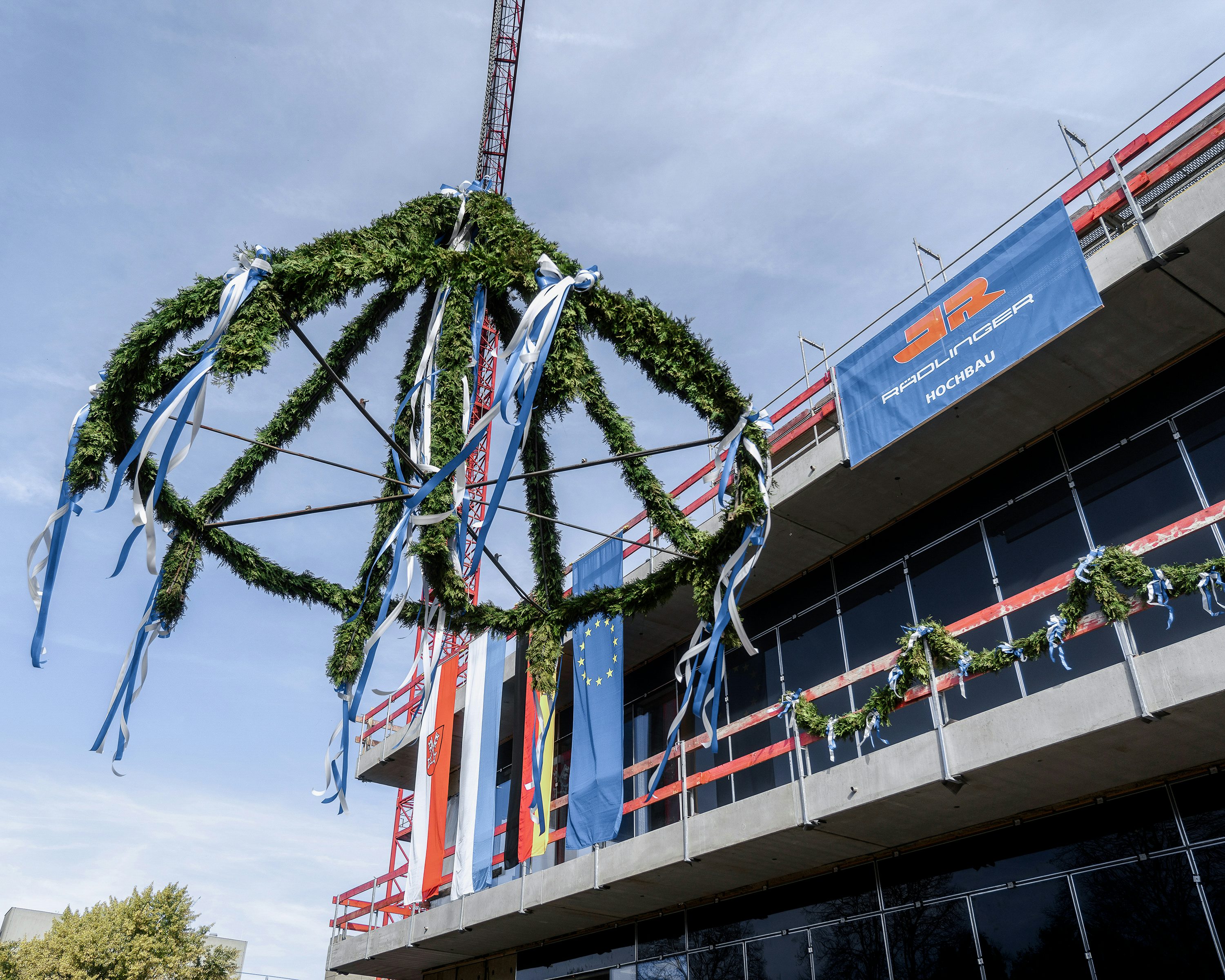 Einhub des Richtkranzes