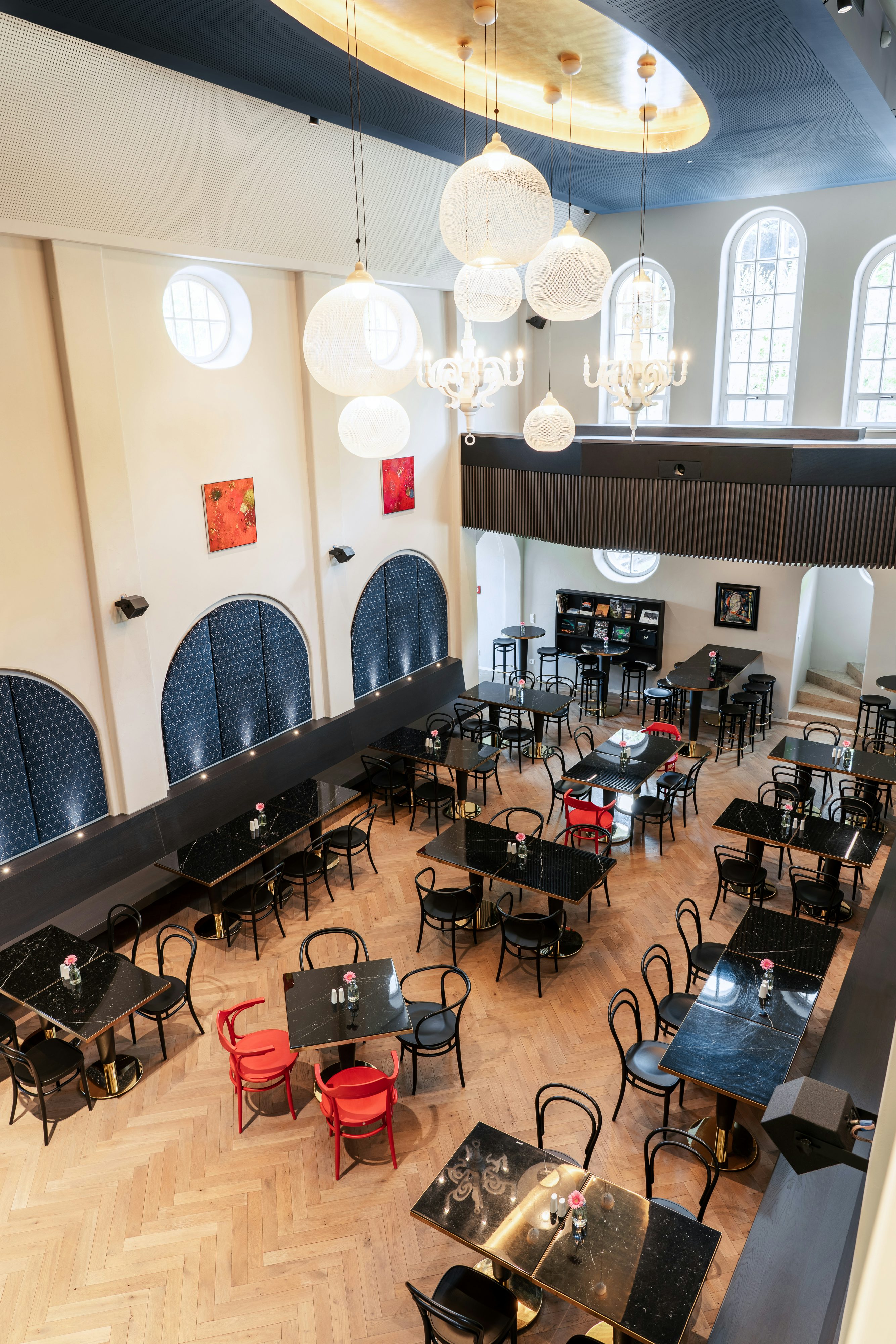 's Kloster von innen: Aufnahme des Speisesaals von oben