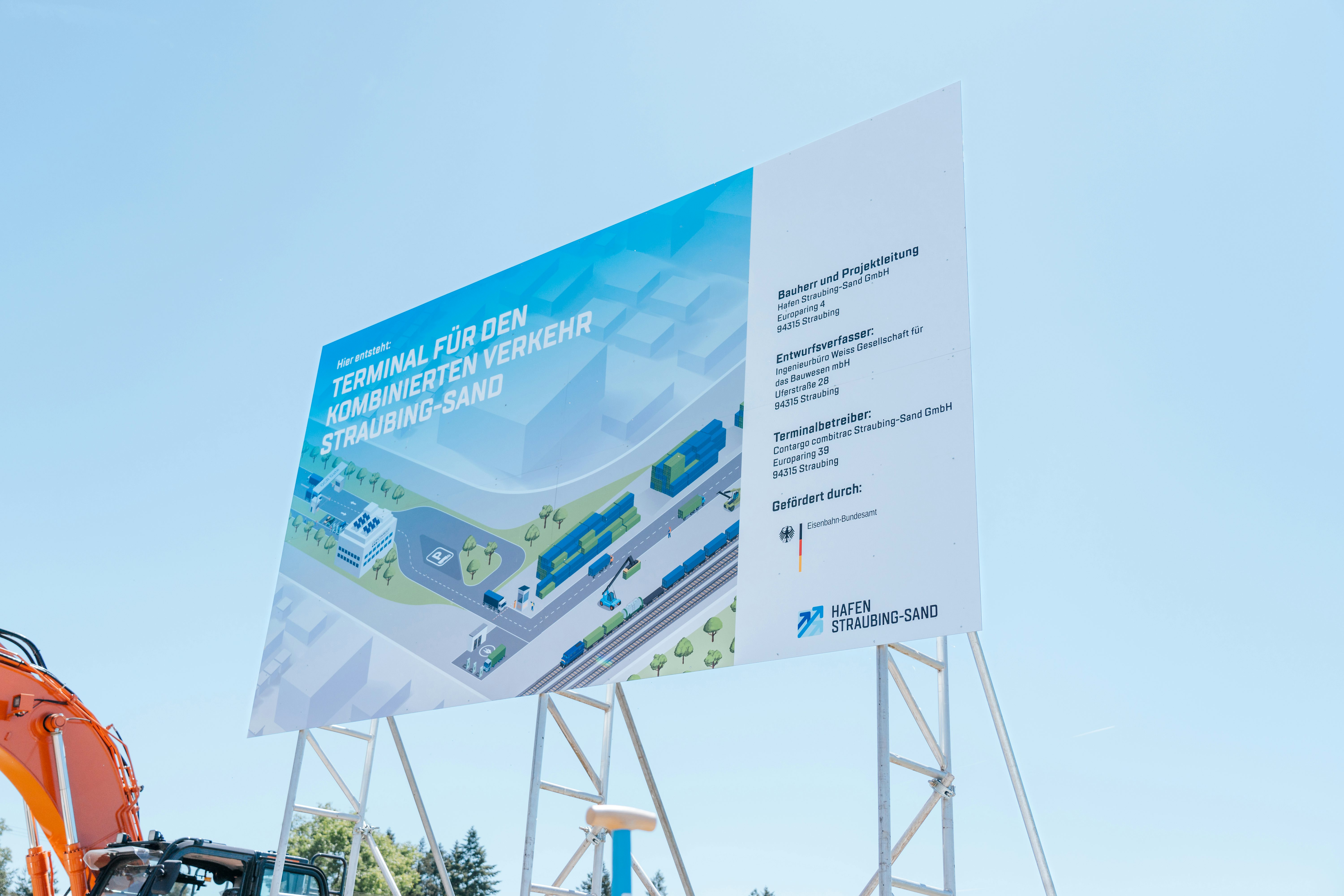 Spatenstich Umschlagterminal Hafen Straubing-Sand: Bautafel mit Visualisierung des KV-Terminals