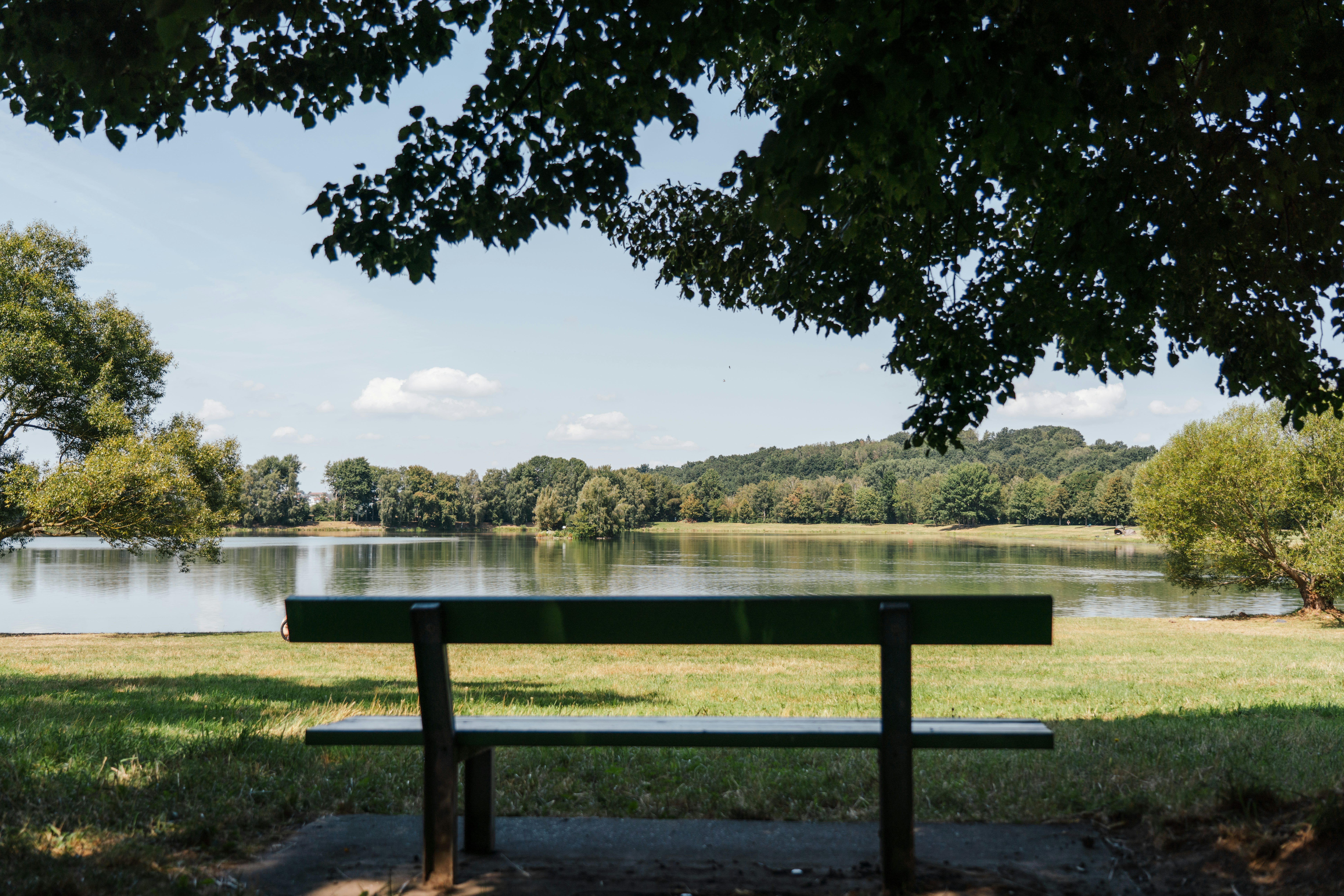 Sitzbank mit Blick auf den Satzdorfer See