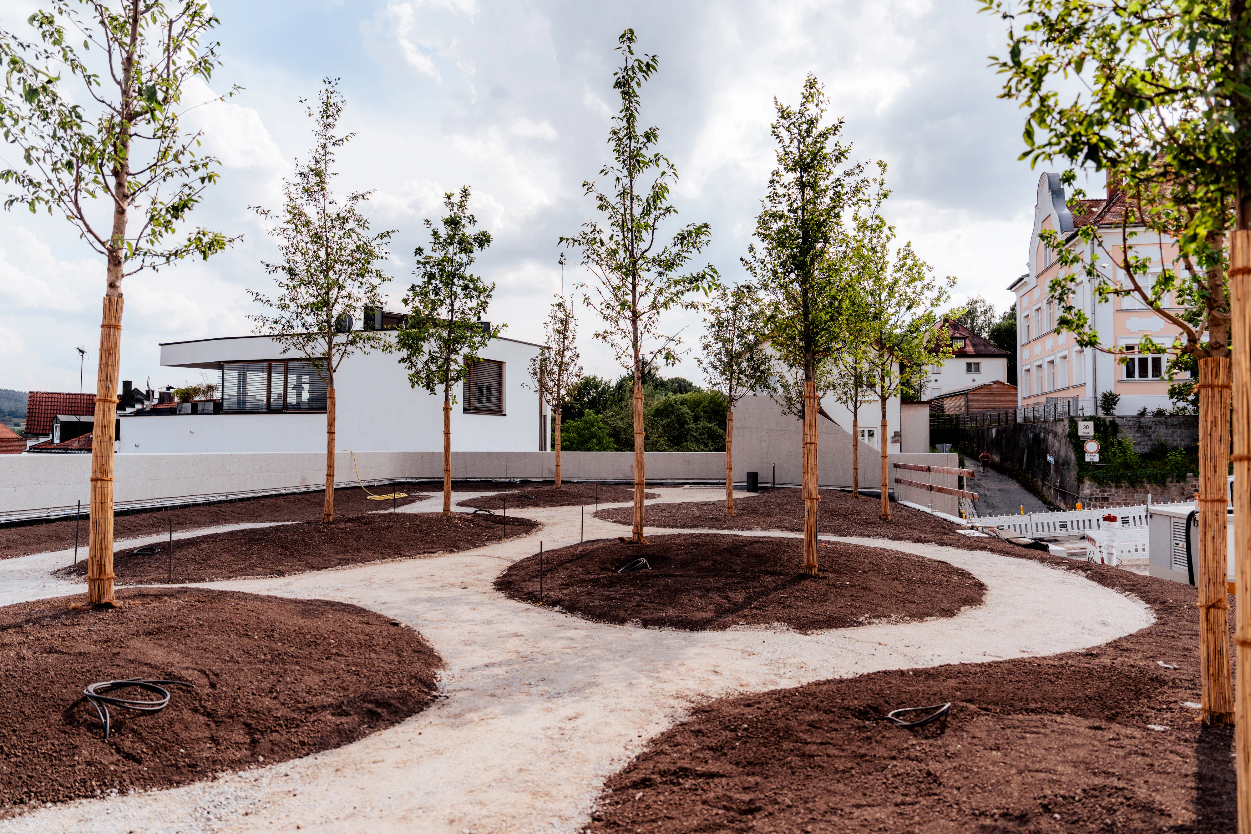 Außenanlagen der Parkgarage