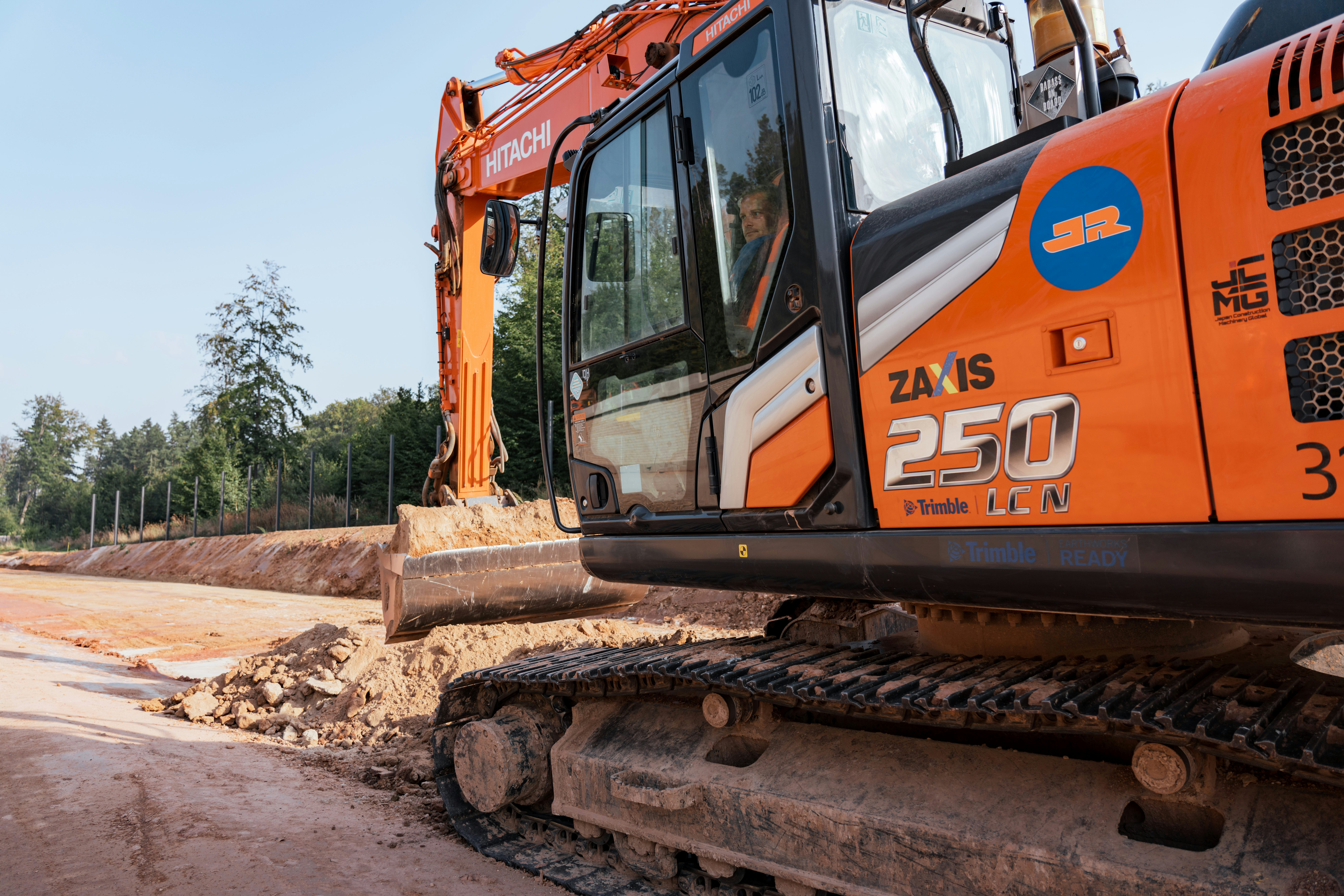 Kettenbagger auf der Baustelle beim Ausheben von Erdreich
