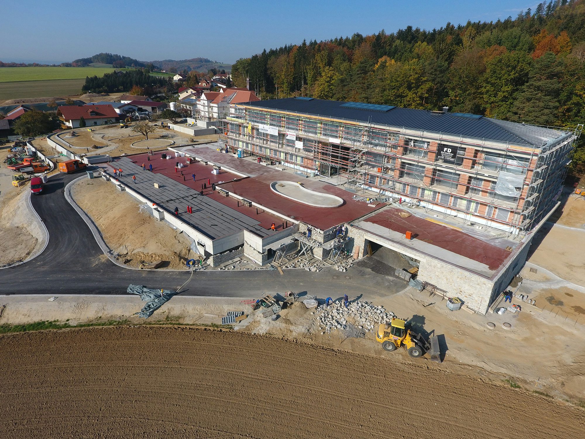 Neubau JR Hauptverwaltung Cham: Baustelle Rohbau und Außenanlagen