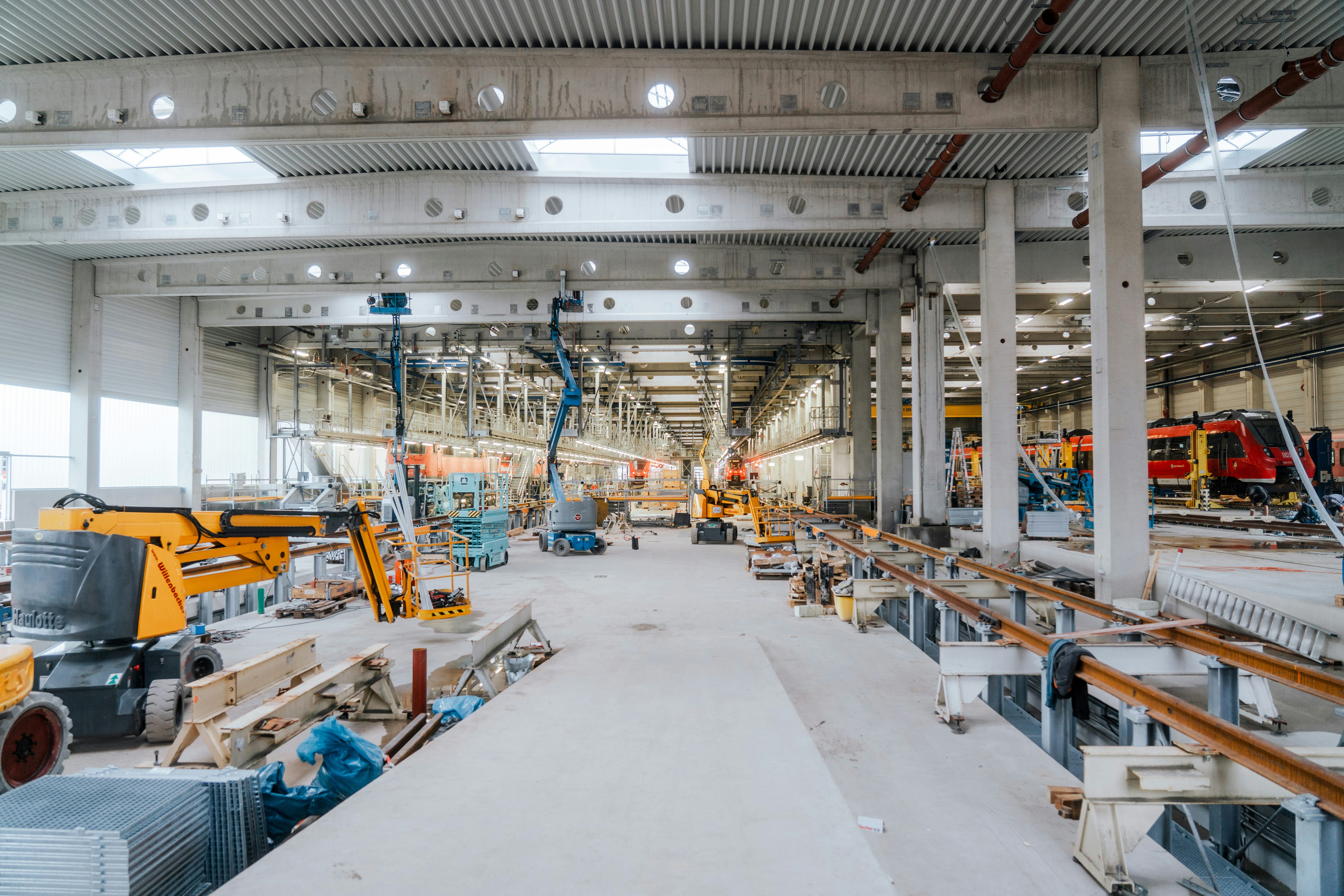 Das Werkstattgebäude der Deutschen Bahn in Nürnberg von innen