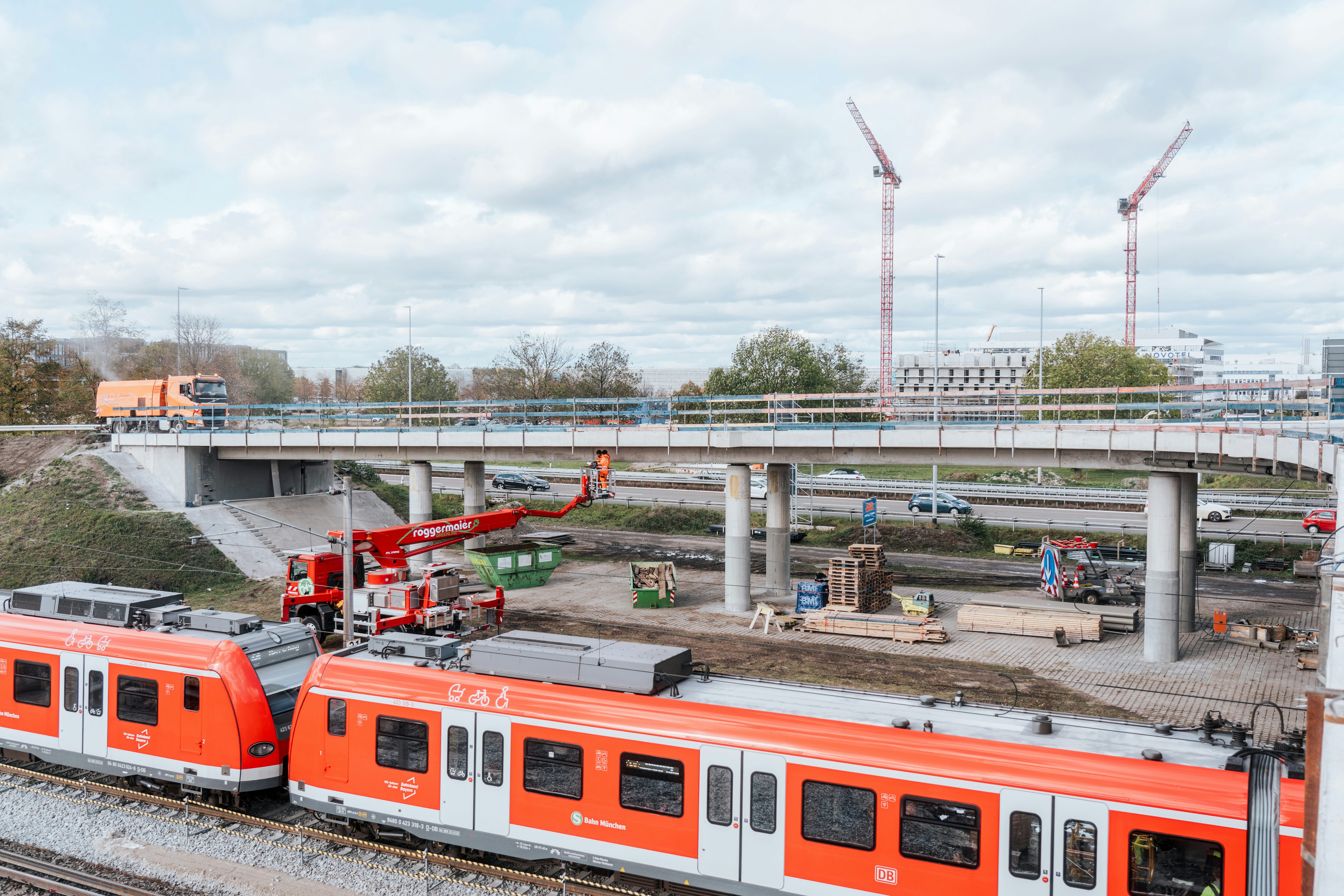 Sanierung der Straßenbrücke Knoten-West am Flughafen München: Übersicht Baustelle