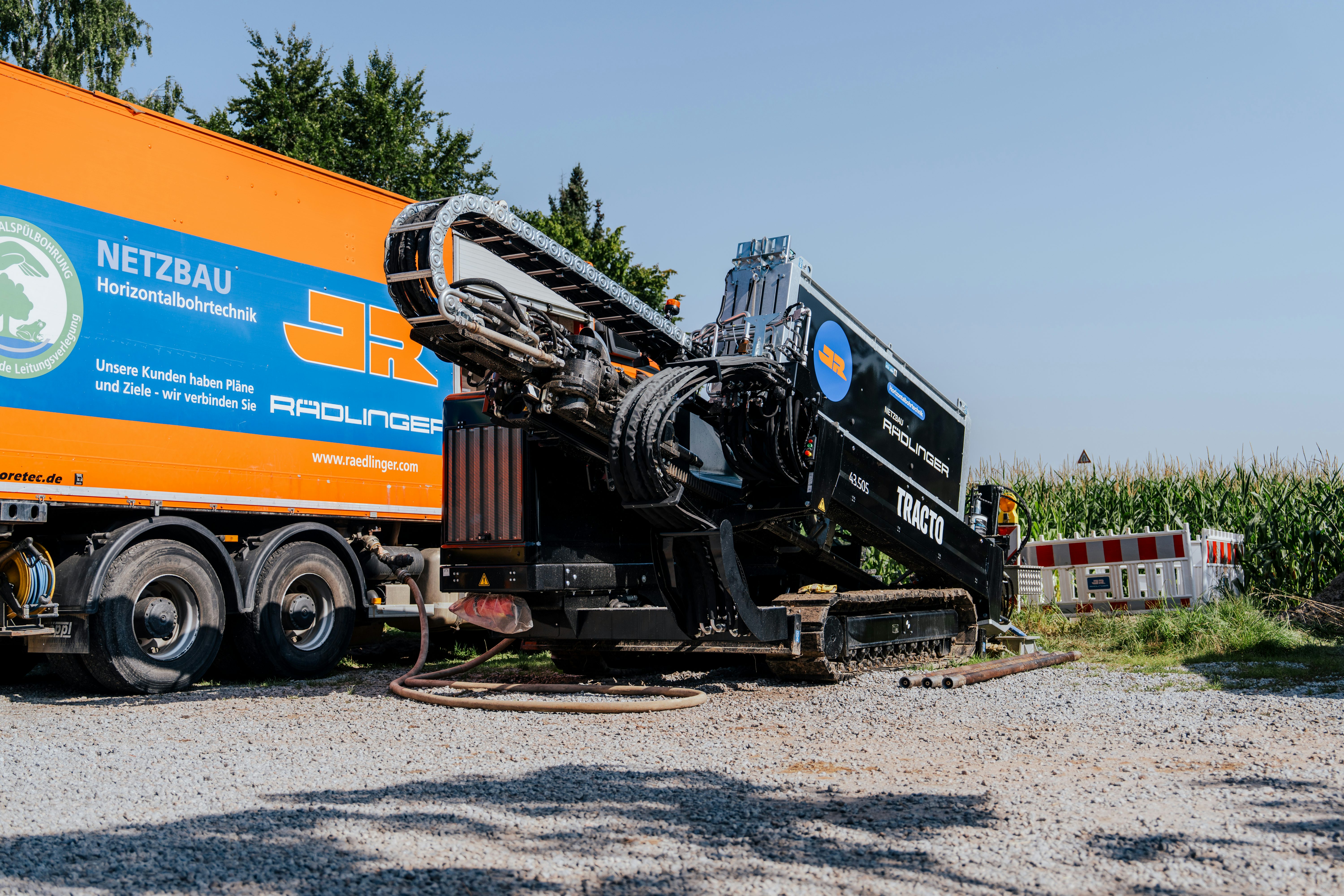Maschine der Netzbau Horizontaltechnik beim Ausbau des Stromnetzes im Landkreis Schwandorf