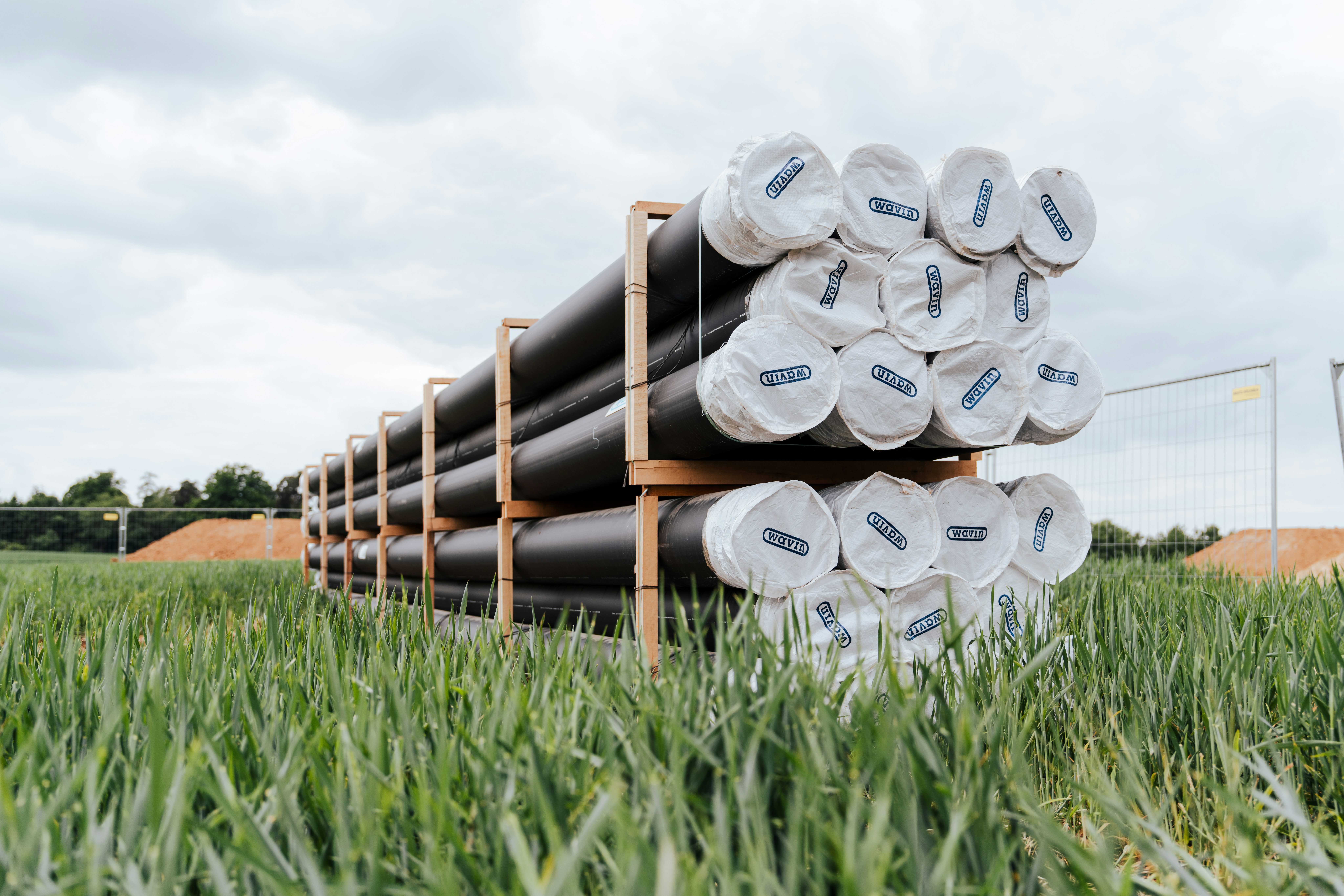 Detailaufnahme eines Stromkabels auf der Baustelle des SuedOstLinks