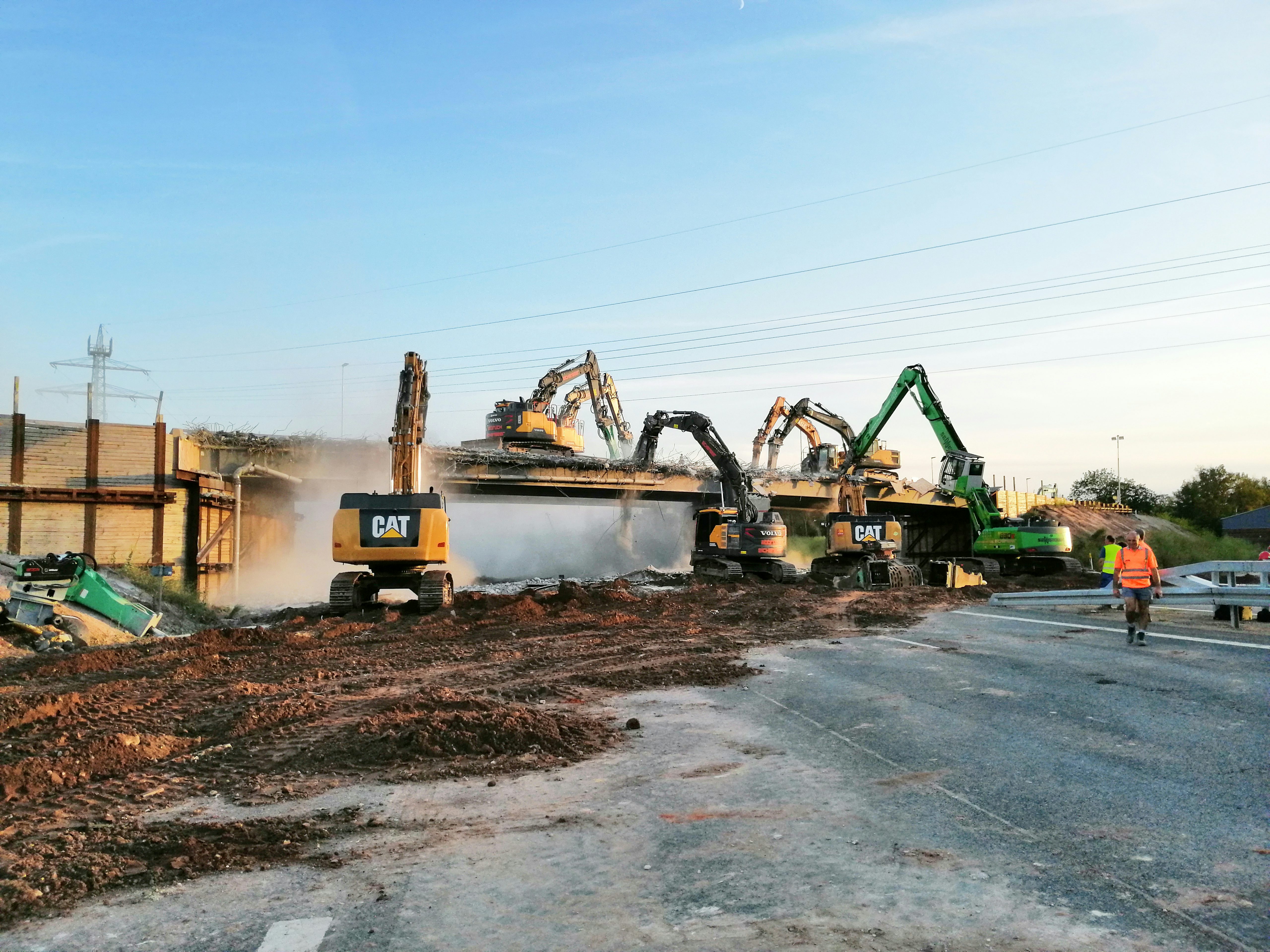 Baustelle Autobahnkreuz Nürnberg-Ost: Brückenabriss