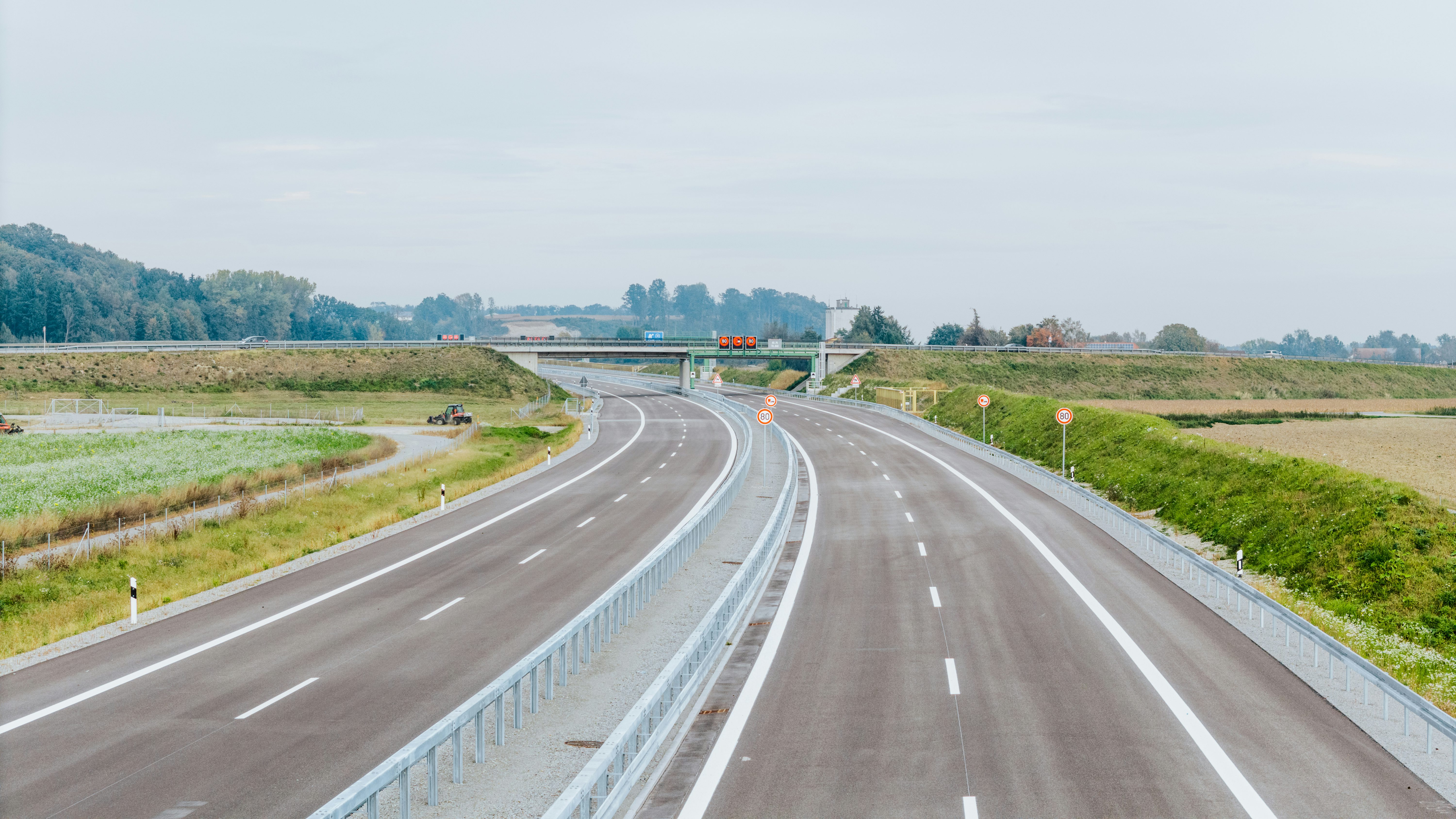 Vierspuriger Ausbau der A94, Malching-Pocking: fertige Fahrbahn