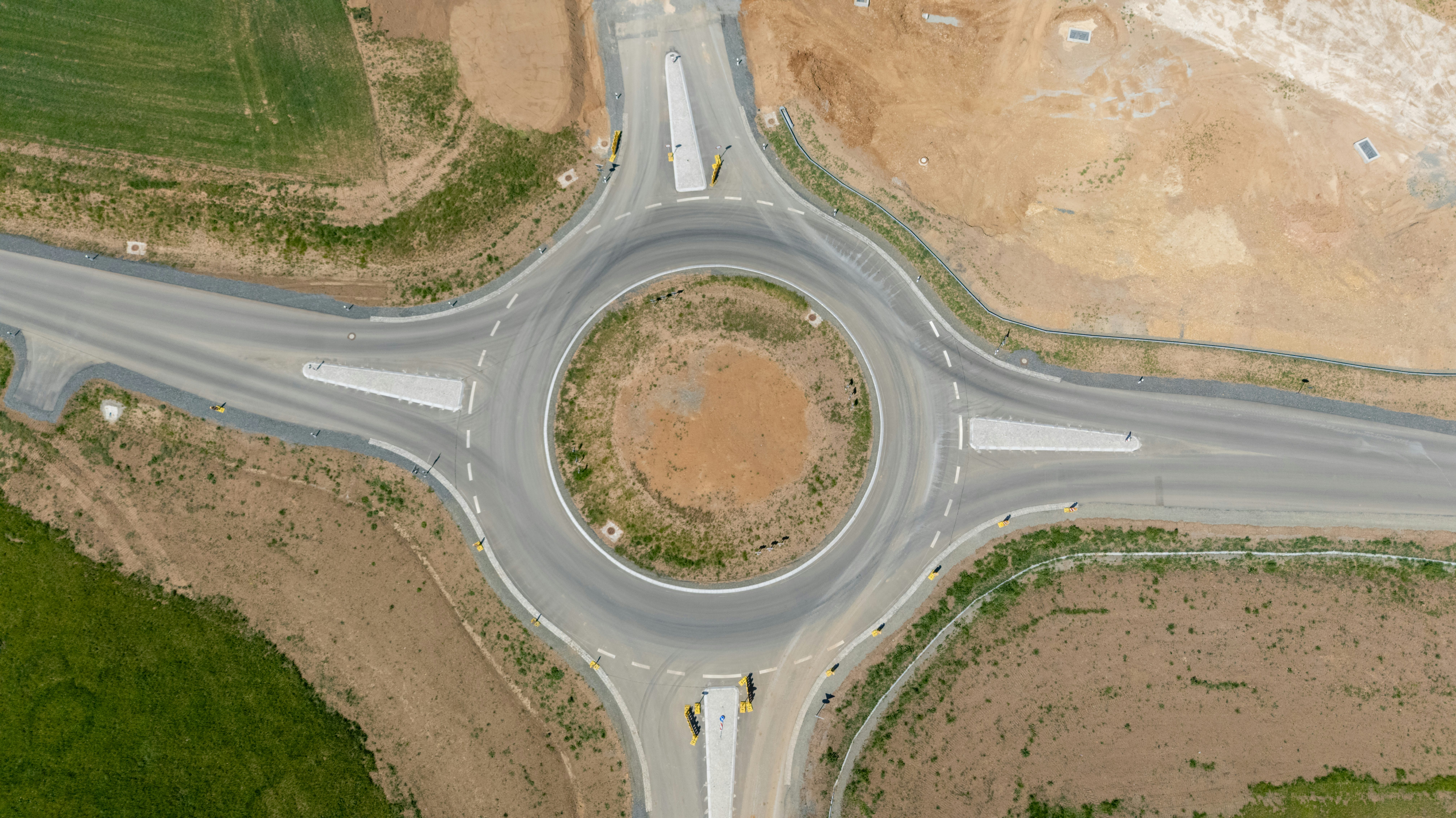 Neubau des ersten Bauabschnitts der Ortsumfahrung bei Döllnitz