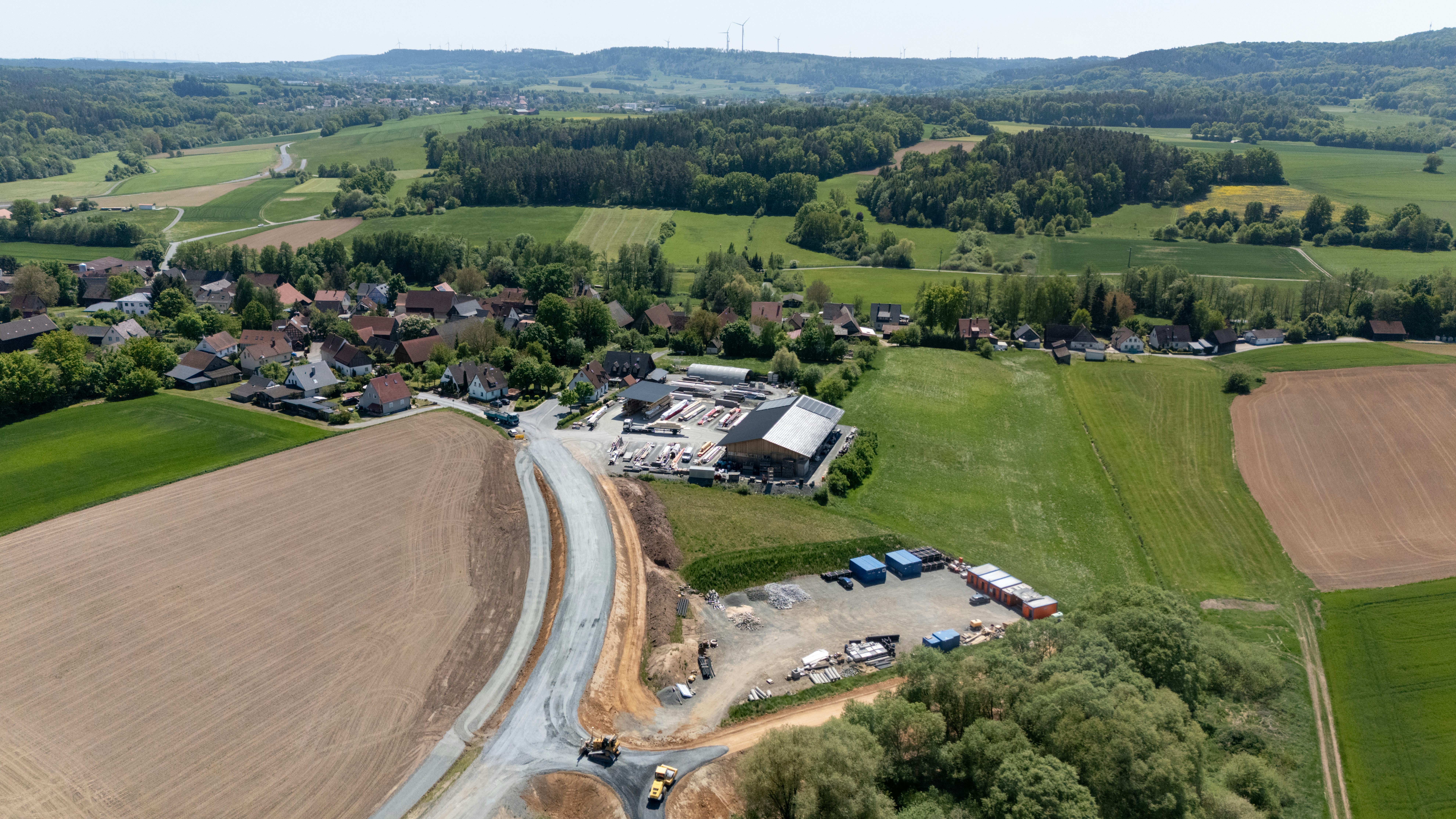Neubau des ersten Bauabschnitts der Ortsumfahrung bei Döllnitz
