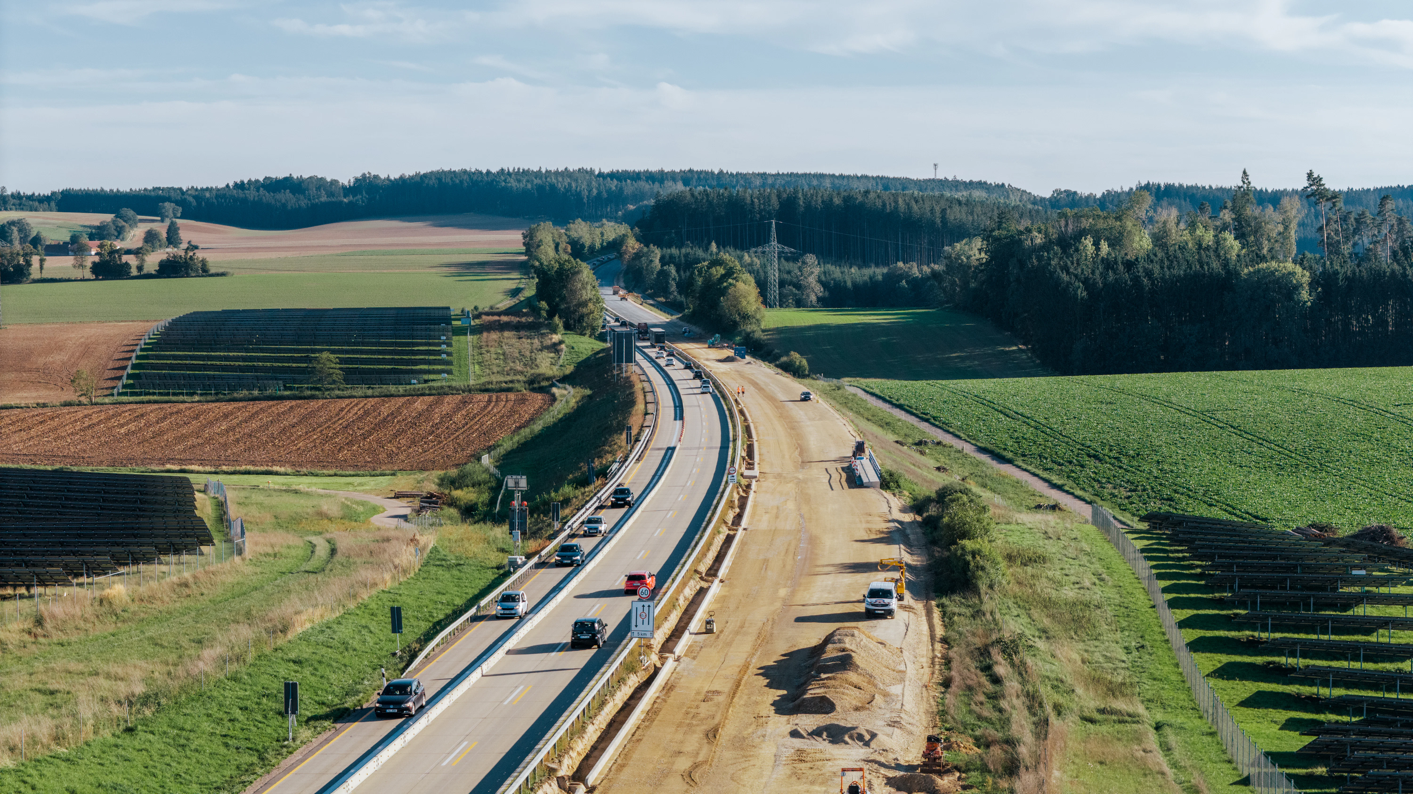 Fahrbahnerneuerung auf der A93 Regensburg-Saalhaupt: Luftaufnahme Baustelle