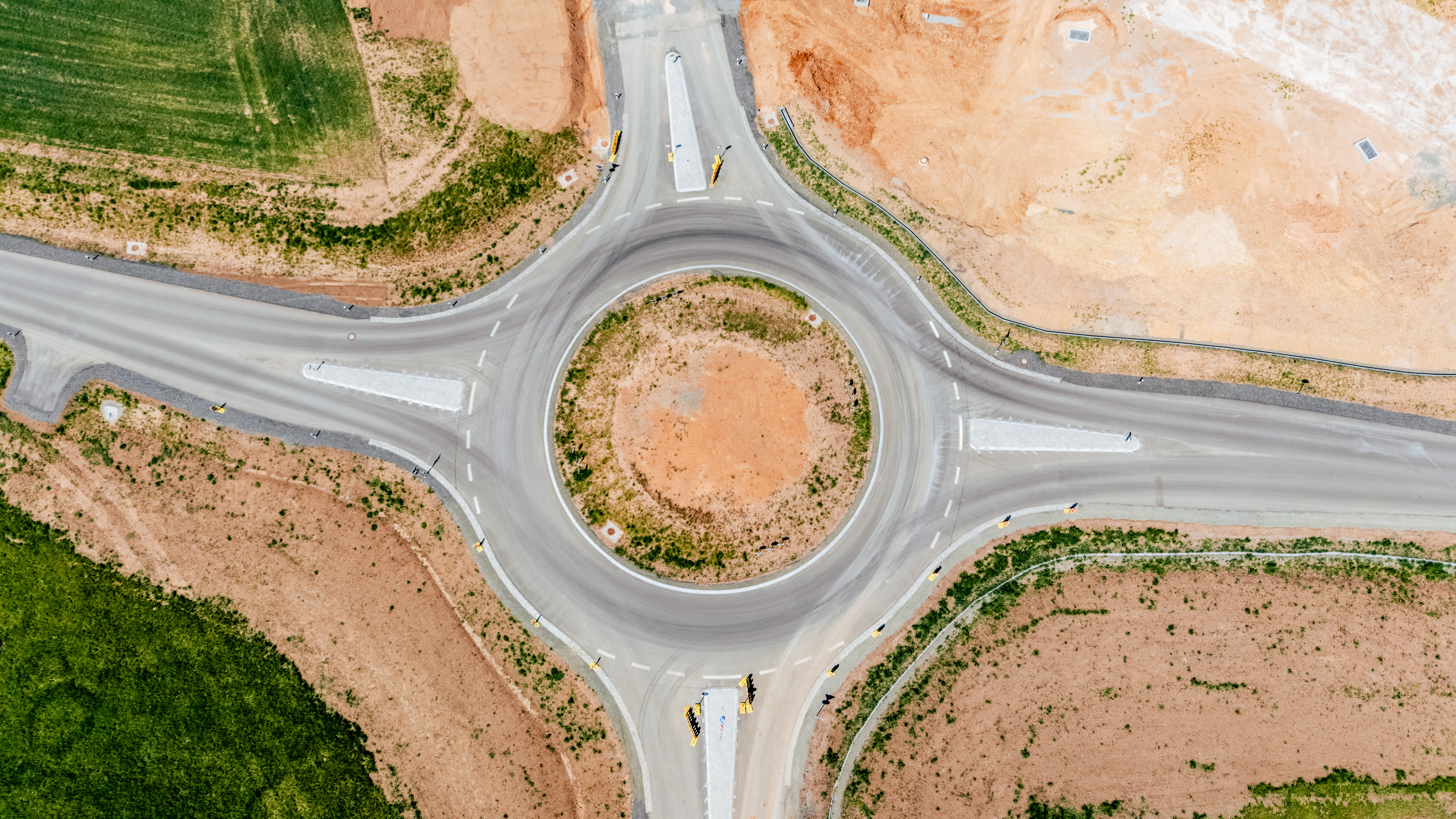 Neubau des ersten Bauabschnitts der Ortsumfahrung bei Döllnitz