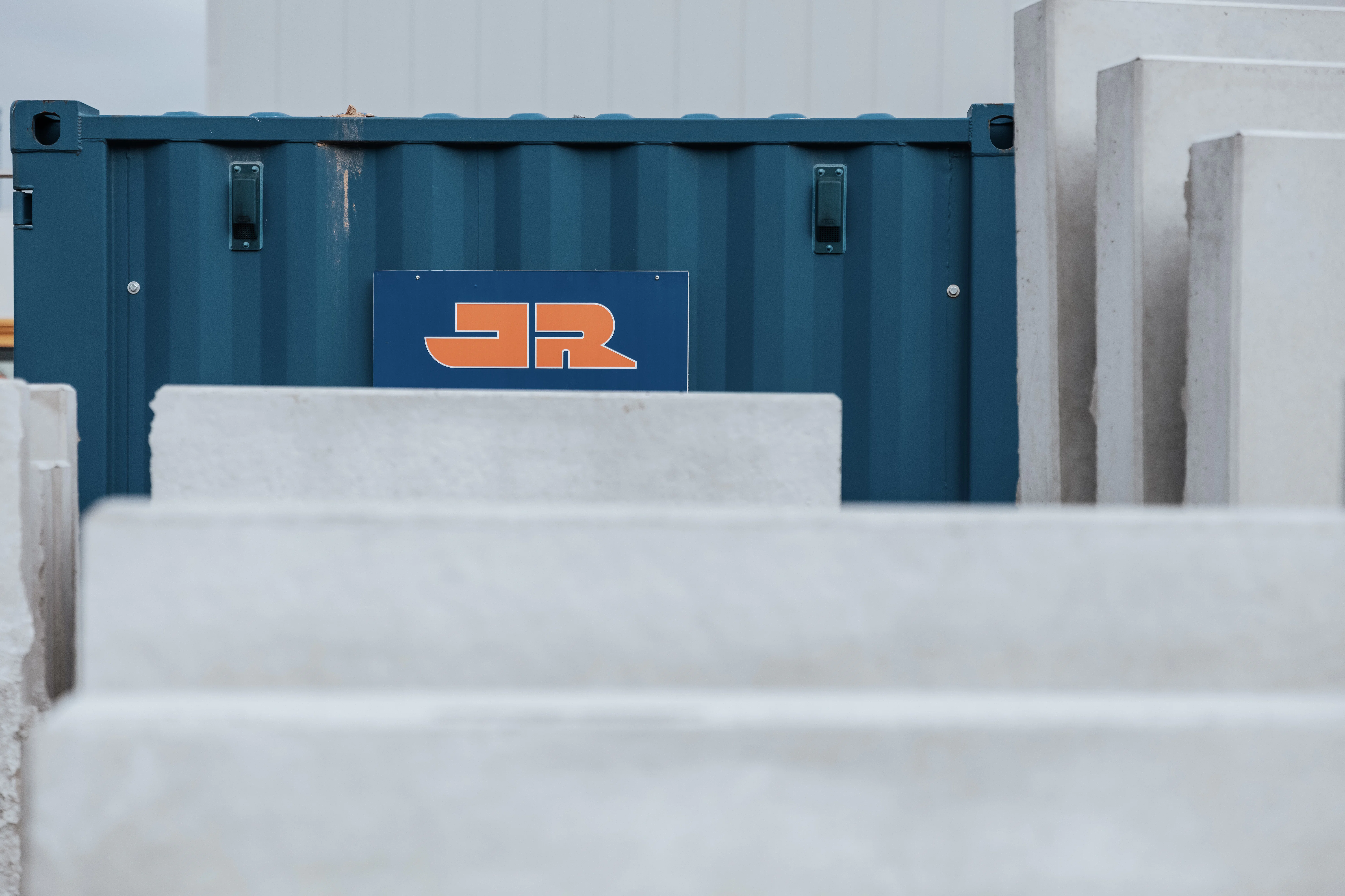 Hauseigener Beton bei Rädlinger: Detailaufnahme eines Betonblocks