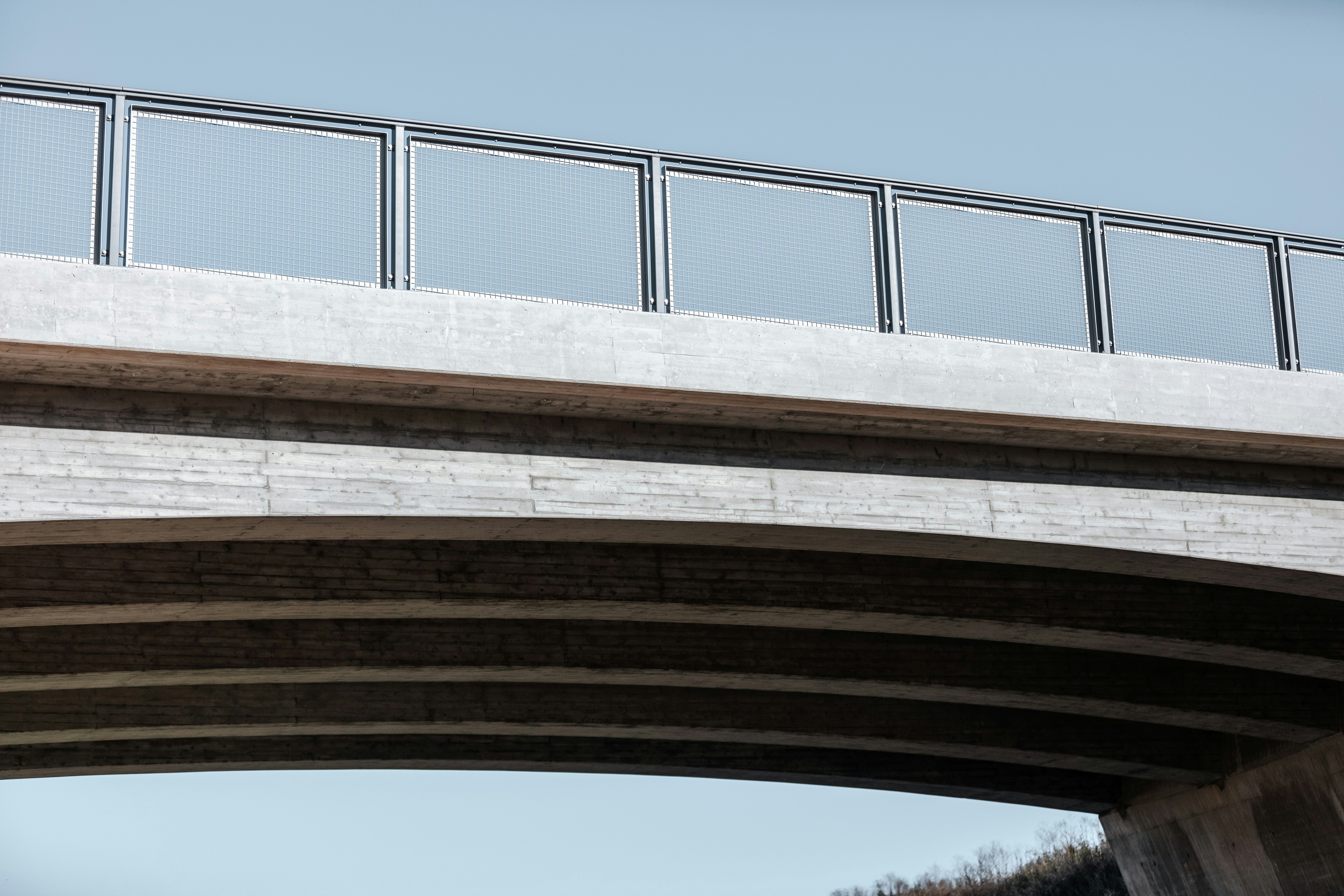 Rädlinger Brückenbau: Detailaufnahme einer Straßenbrücke