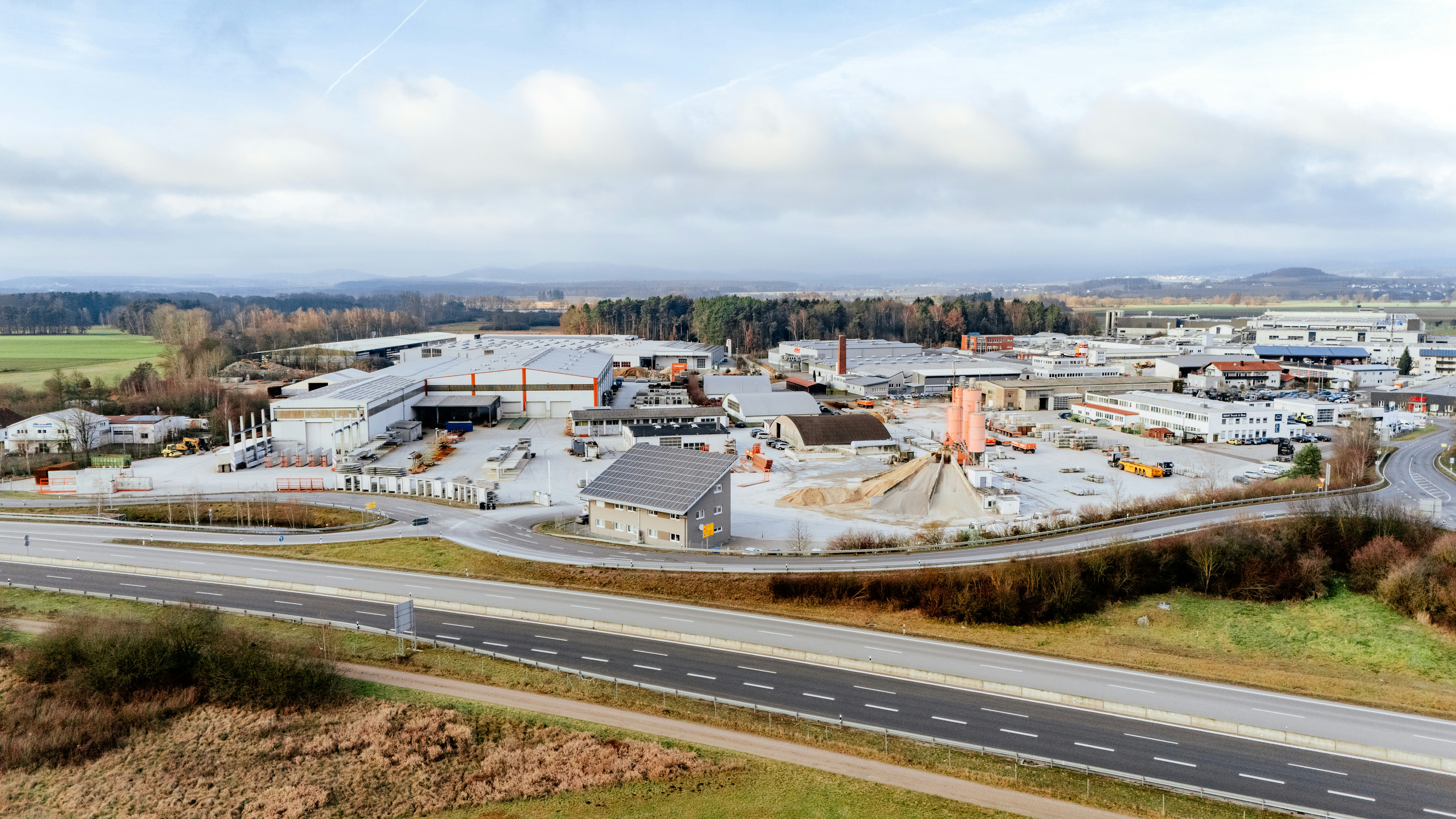 Drohnenaufnahme vom Betriebsgelände der Josef Rädlinger Fertigteile GmbH