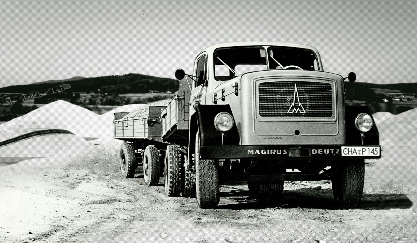 Geschichte der Josef Rädlinger Unternehmensgruppe: Der erste Lastwagen, ein Magirus Saturn, von Josef Rädlinger beim Transport von Kies