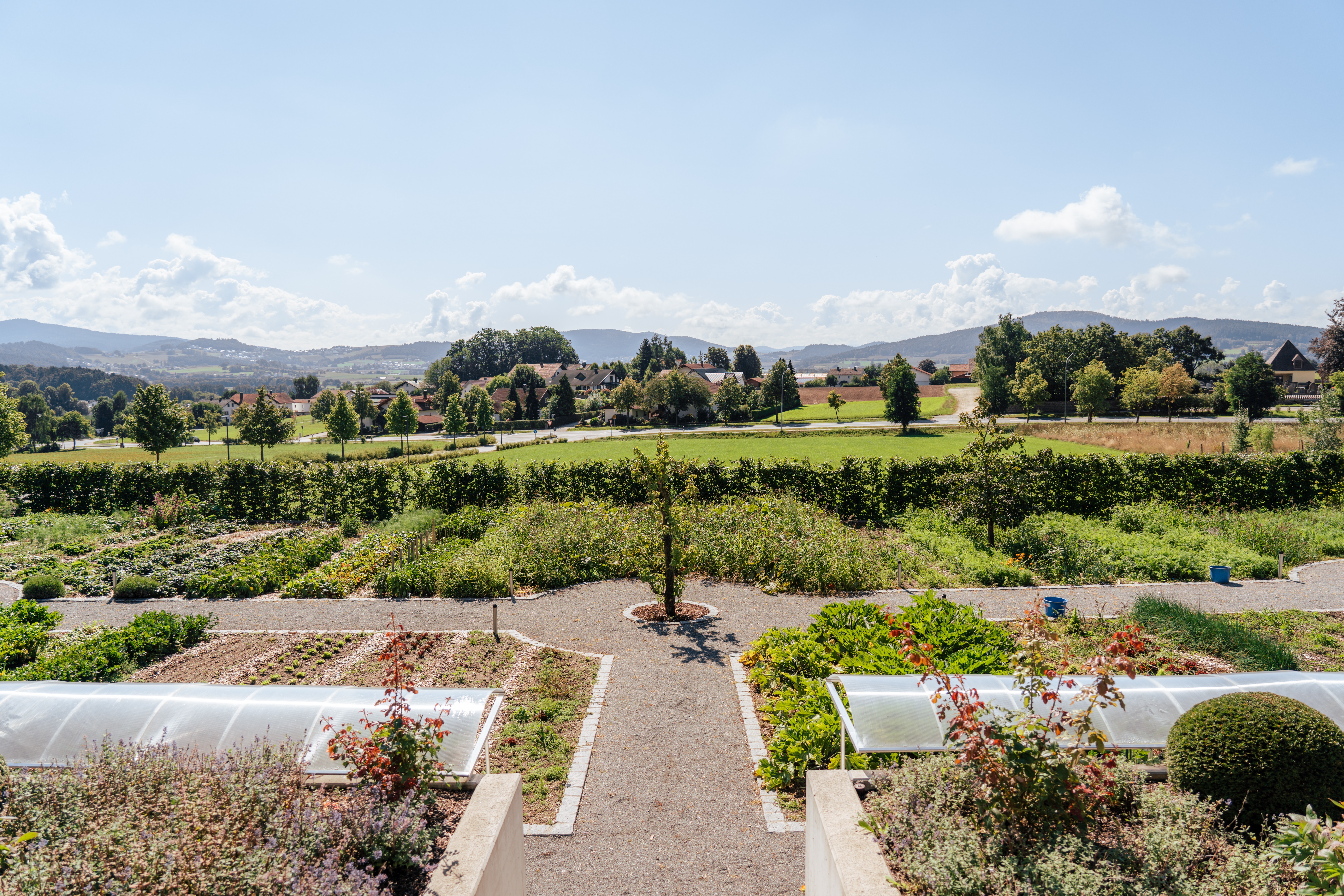 Klostergarten mit Gemüse- und Kräuterbeeten